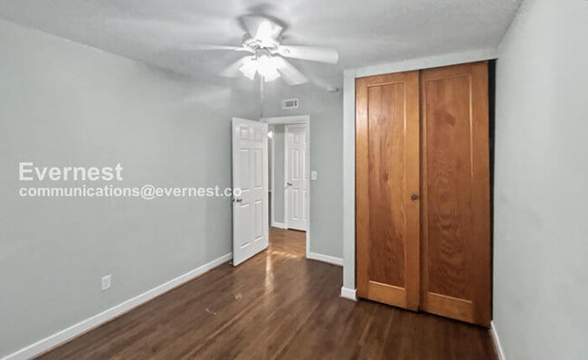 Building Photo - 244 E Haven Dr