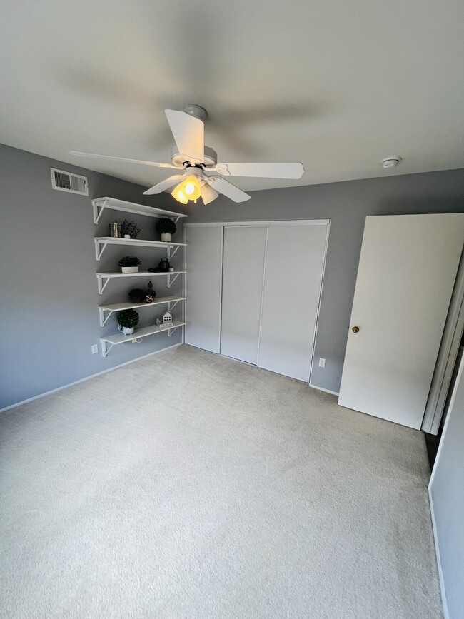 Building Photo - 40624 Corte Albara