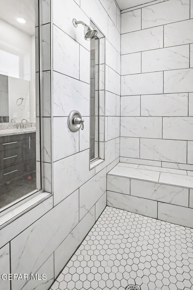 Building Photo - 12677 Viendo Norte Dr