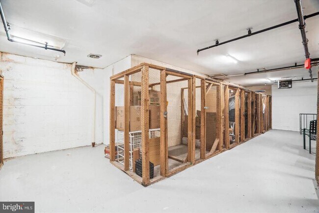 Building Photo - 15603 Dorset Rd