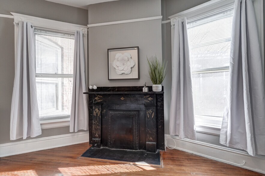 Bedroom - 1913 Hanover Ave