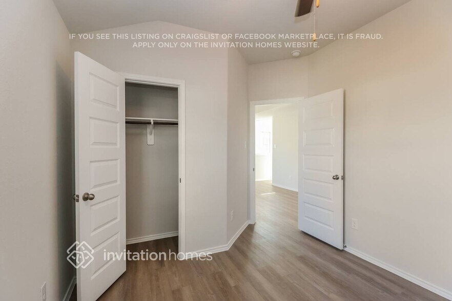 Building Photo - 10911 Heliosphere Wy