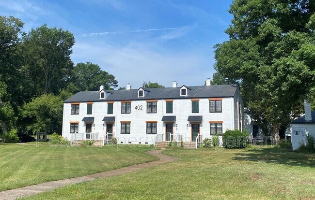 Building Photo - 110 Cox Ln