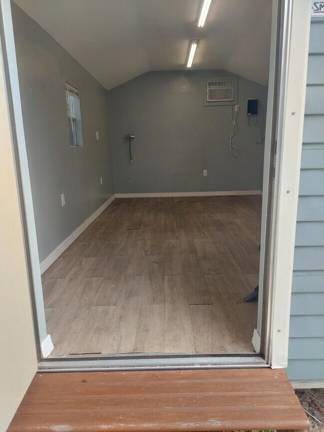 Building Photo - 5510 W Hesse Ct