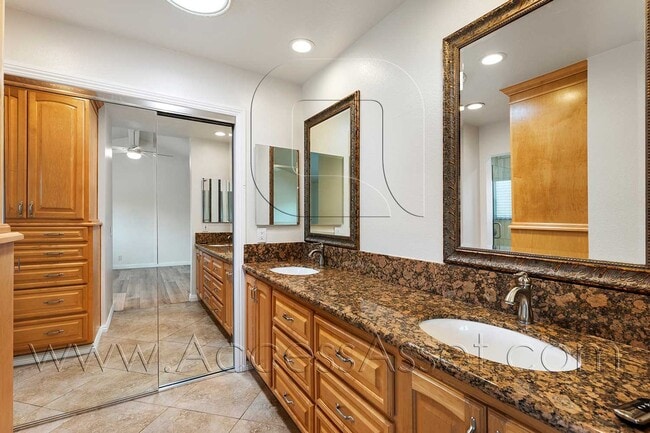 Building Photo - Spacious 4 Bedroom Home with Private Yard & Covered Patio in Anaheim Hills