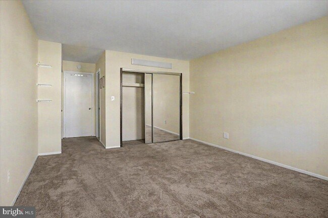 Building Photo - 2282 Suzann Dr