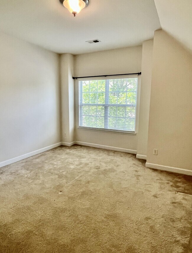 Building Photo - 8517 Loxton Cir