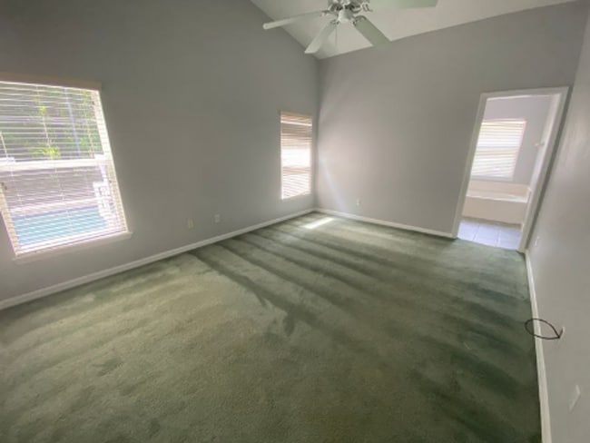Building Photo - 4 Bedroom 3 Bath home in Sandy Ridge subdivision, in Davenport for RENT!