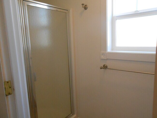 Building Photo - 62677 Hawkview Road