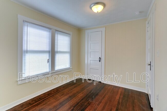 Building Photo - 18 Peck St