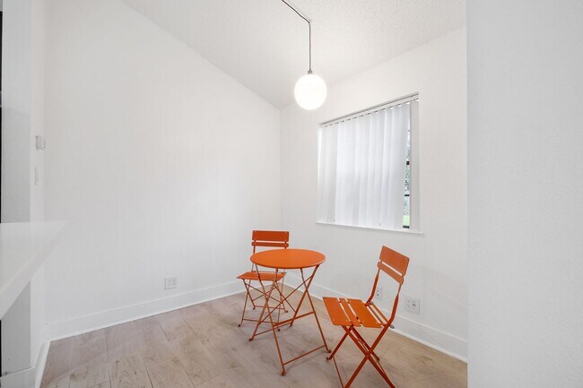 Building Photo - 1601 Faro Dr