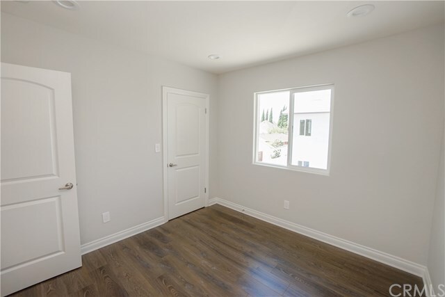 Building Photo - 1229 E 45th St