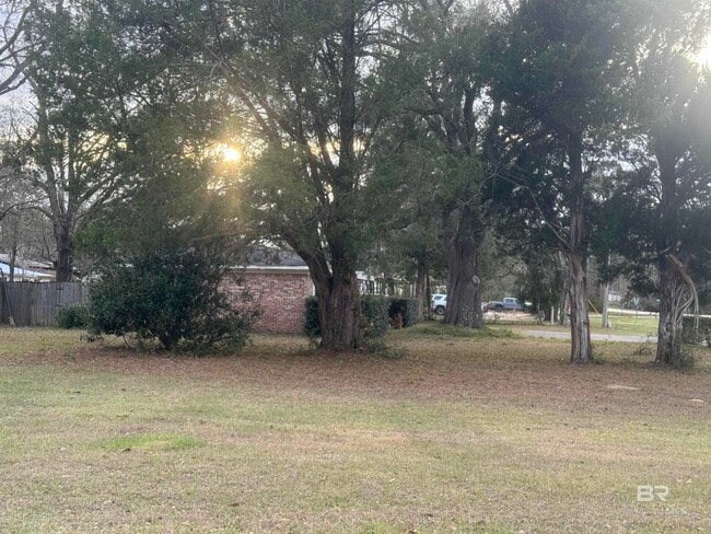 Building Photo - 20370 US-90