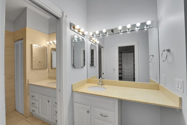 Building Photo - 6565 Las Flores Dr