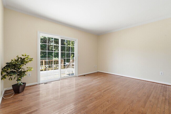 Building Photo - 1322 Hazel Nut Ct