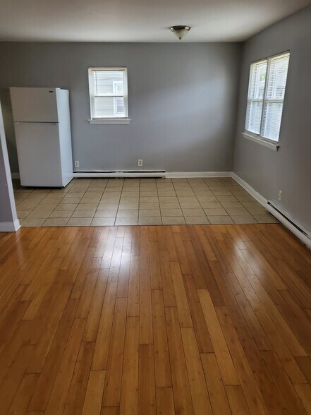 Building Photo - 373 W Old Indian Trail