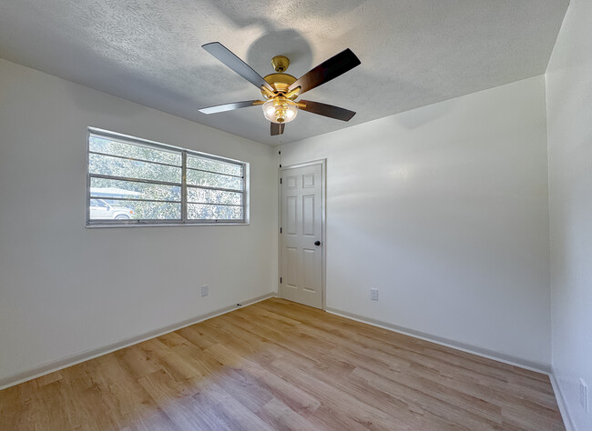 Bedroom 3 - 864 Bahama Dr