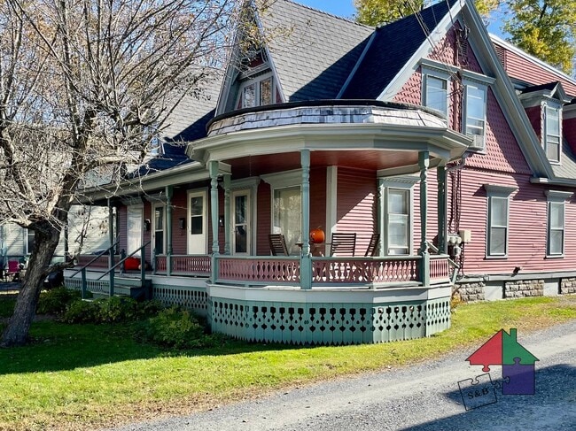 Building Photo - 225 Elm St