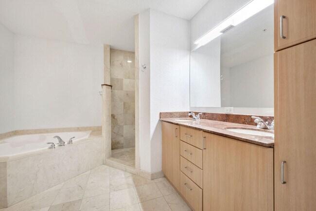 Building Photo - 1650 Presidential Way