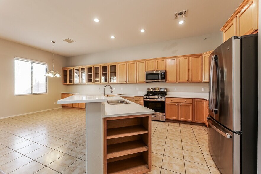 Building Photo - 5560 W Crystal Rain Pl