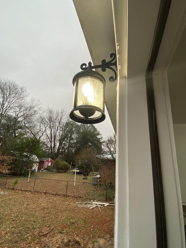 Building Photo - 1031 Revere St