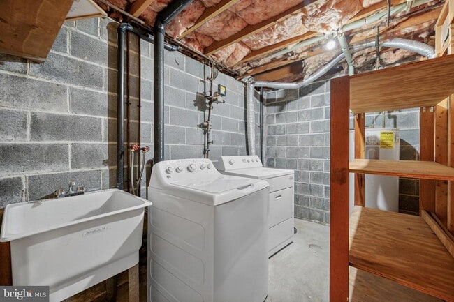 Building Photo - 6356 Ducketts Ln