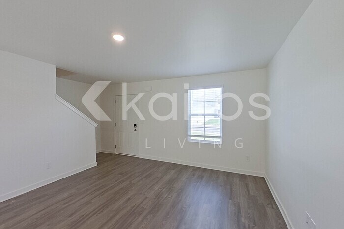 Building Photo - 153 George Oxford Dr