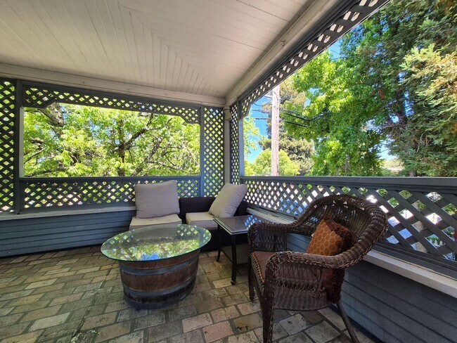 Building Photo - Spacious Duplex with EV Charger and Yard