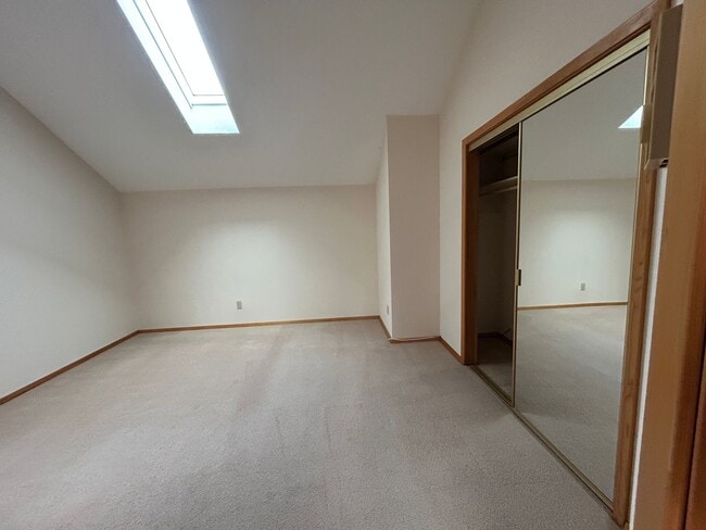 Building Photo - 2 Bedroom with Loft on Private Golf Course, Amazing Views!