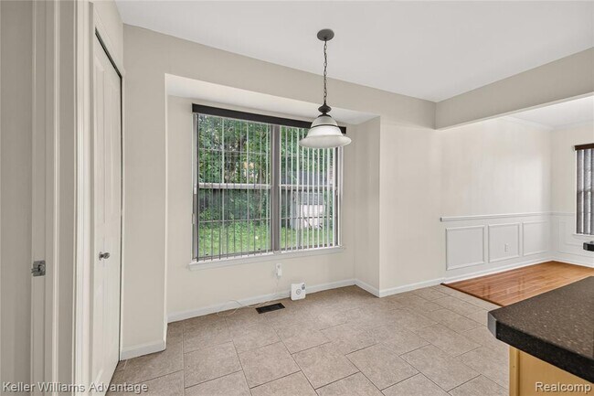 Building Photo - 1360 Camden St