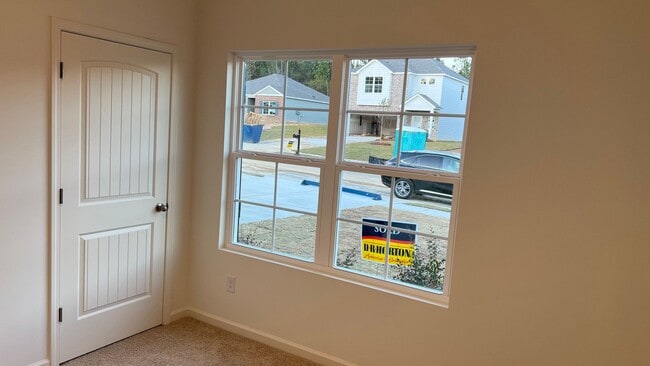 Building Photo - Chelsea Park's  Built 2022 One level 4 Bed...