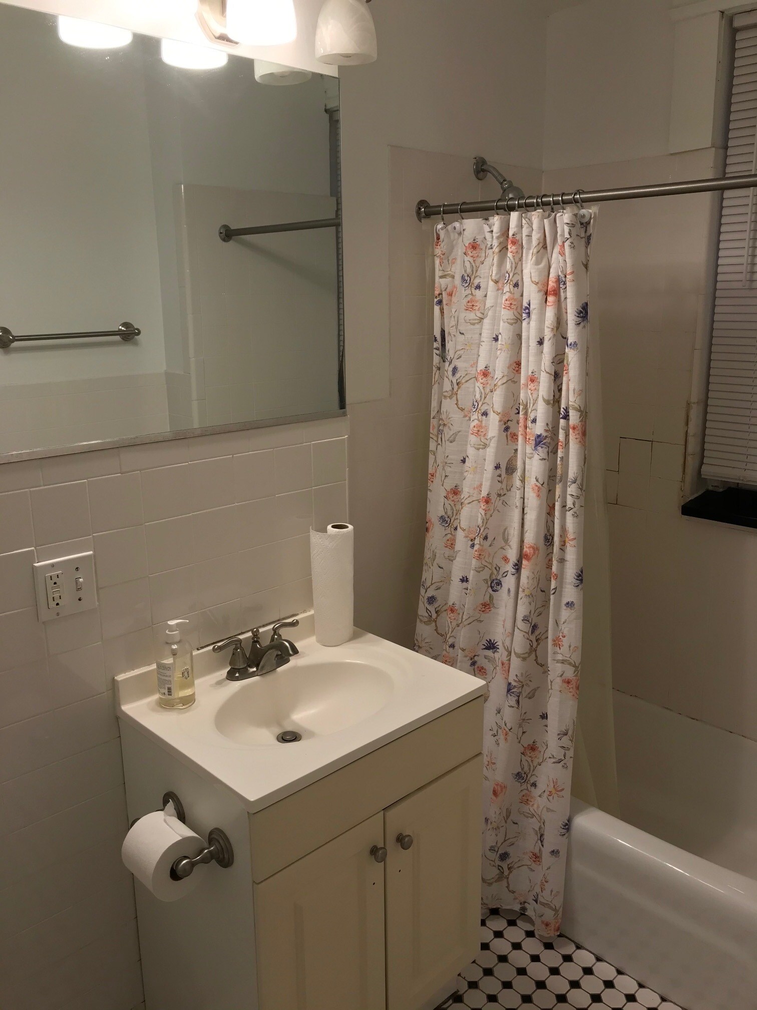 Building Photo - 26 Hemenway St