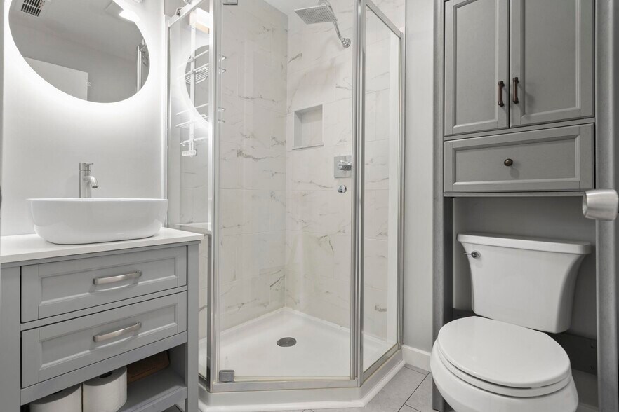 Building Photo - 26 Linden St