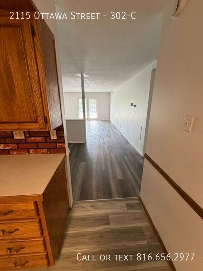 Building Photo - 2115 Ottawa St