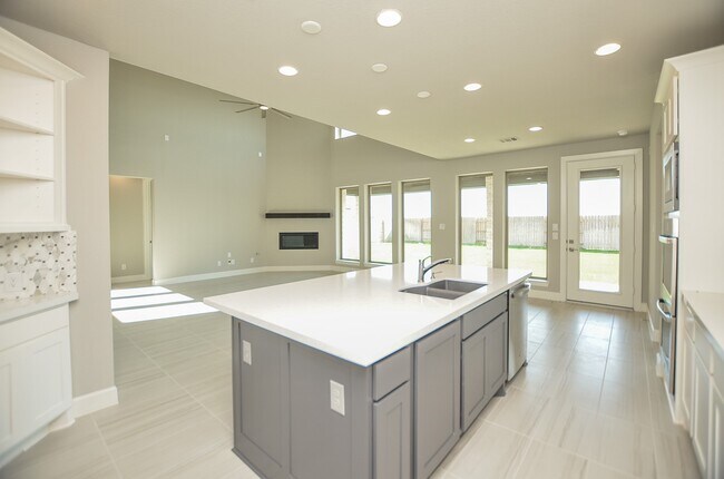 Building Photo - 7610 Blue Finch Ln