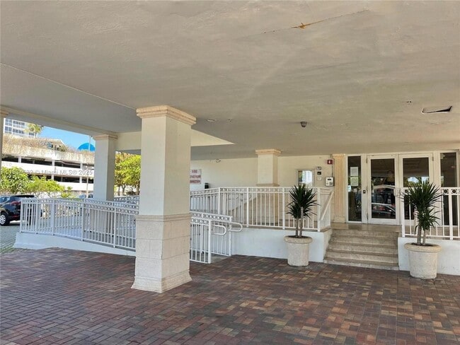 Building Photo - 7545 E Treasure Dr