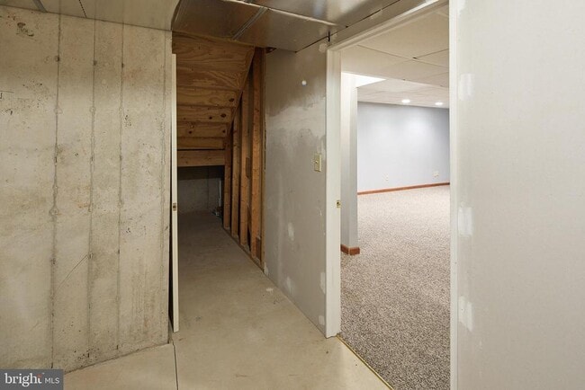 Building Photo - 929 Shenkle Dr