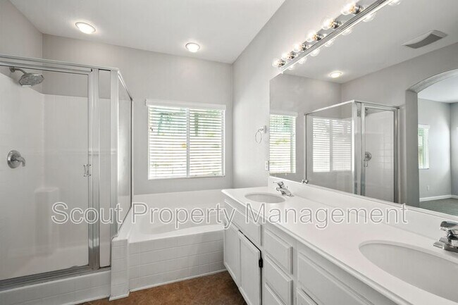 Building Photo - 43120 Avola Ct