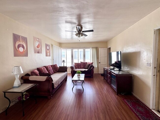 Building Photo - 8211 Crenshaw Dr