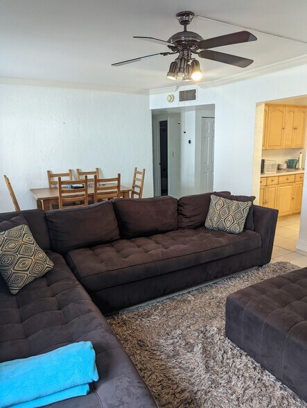 Living Room 2 - 1001 SE 16th St