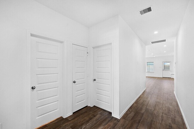 Building Photo - 4219 Bedwyn Bay Dr