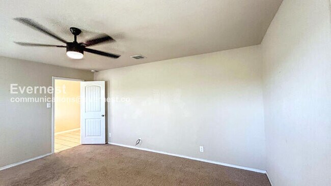 Building Photo - 2511 Barbwire Wy