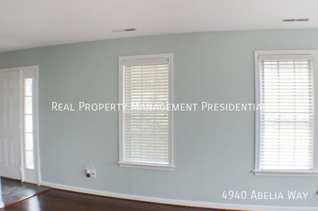 Building Photo - 4940 Abelia Way