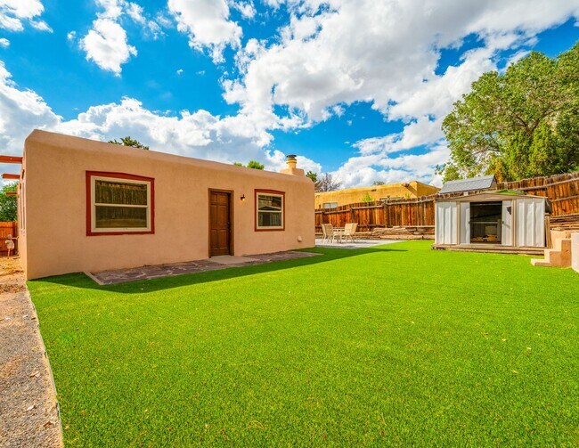 Building Photo - 2911 Avenida Alamosa