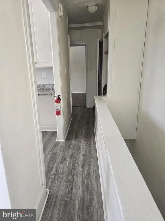 Building Photo - 33 Jacoby St