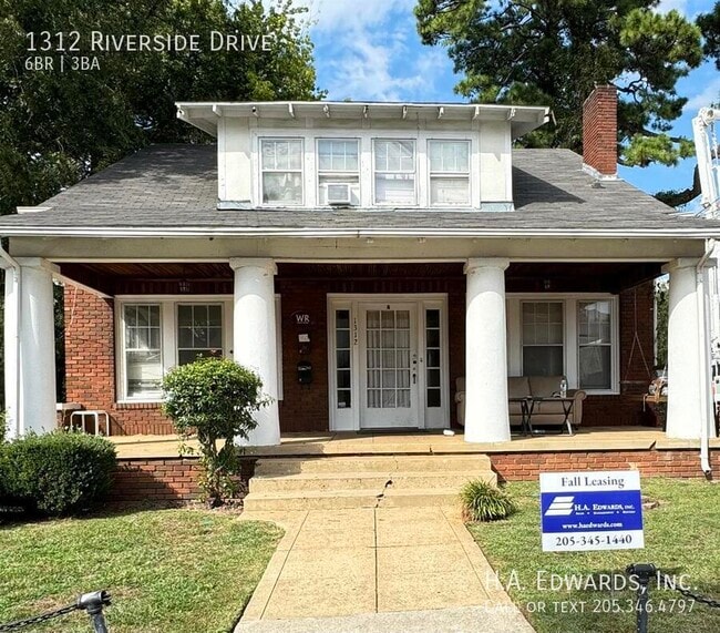 Primary Photo - 1312 Riverside Dr