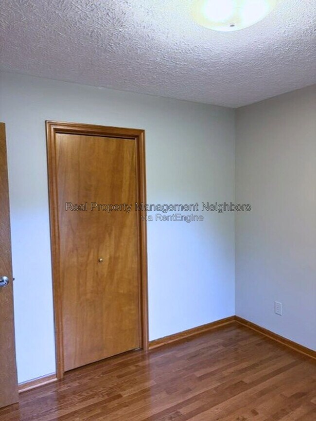 Building Photo - 1662 Klaver St SW