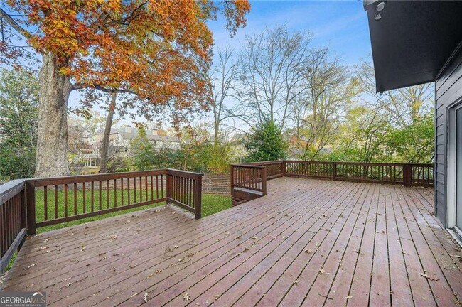 Building Photo - 1086 Pine Grove Ave NE