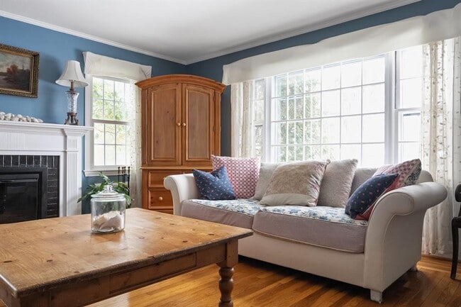 Building Photo - 46 Bowden Ave