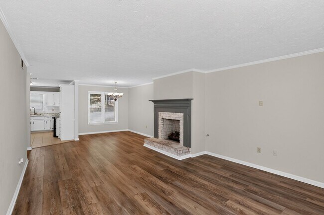 Building Photo - Charming 2BR Condo in Calhoun
